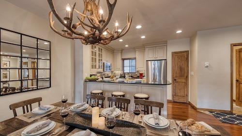 Ski-in/Ski-out  From Your Doorstep| Chalet Fortessa