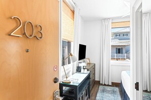 1 غرفة نوم ومكواة/لوح كي وواي فاي وملاءات أسرّة