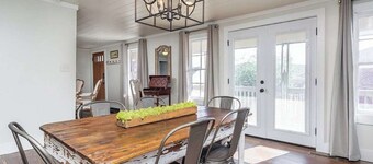 Downtown Bungalow - Downtown, All Paved Access -