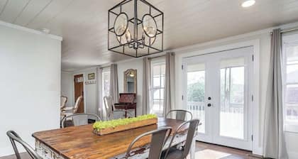 Downtown Bungalow - Downtown, All Paved Access -