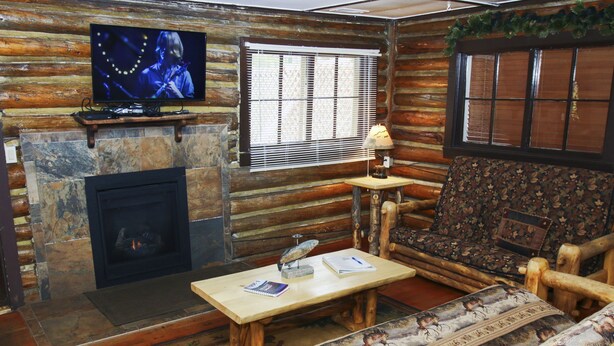 House, Multiple Beds, Hot Tub, Mountain View | Living room - Triple R Cottages: 1 (Estes Park)