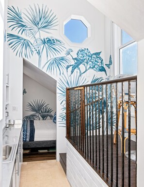 1 bedroom, iron/ironing board, WiFi, bed sheets - 402 Rosemary Beach Inn - Includes Beach Chairs & Complimentary Breakfast + Access to 4 Pools (Rosemary Beach)