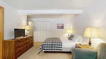 3 bedrooms, free internet, bed sheets