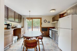 Fridge, microwave, oven, stovetop - Lovely, family-friendly home w/ a patio, balcony, forest views, & river access (Eagle River)