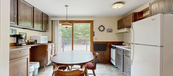 Lovely, family-friendly home w/ a patio, balcony, forest views, & river access