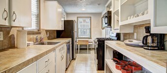 9 bedroom/ 6 bath, sleeps 30 with a private fishing pier with huge trout!