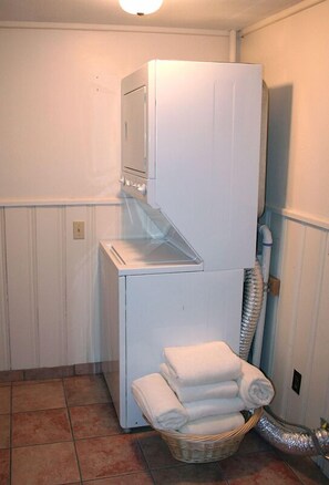 Chalet, Multiple Beds, Hot Tub, Mountain View | Laundry