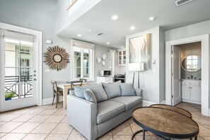 TV, DVD player, video library, stereo - Walter's Carriage House -Close to the Beach & Coquina Pool! Free Fitness/Tennis! (Rosemary Beach)