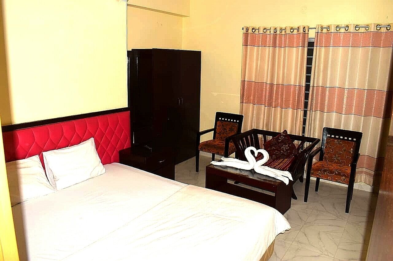 34 chambres, fer et planche à repasser, Wi-Fi, draps fournis