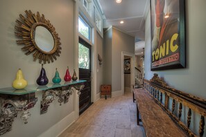 Interior - Tonic Cottage Close to Town Square! Free Bikes/Fitness/Tennis! (Rosemary Beach)