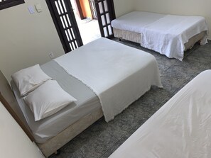Hypo-allergenic bedding, minibar, soundproofing, free WiFi