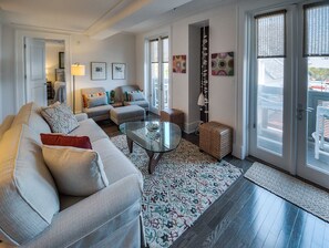 Televisio, DVD-soitin, videokirjasto