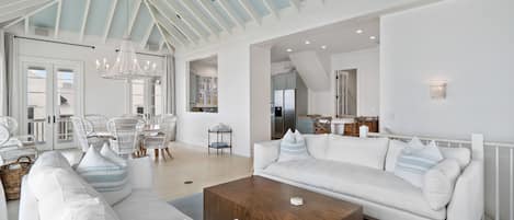 تلفزيون، مدفأة، مشغل دي في دي، مكتبة فيديو