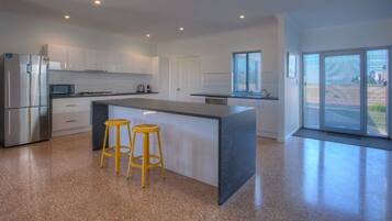 Dishwasher, coffee/tea maker