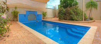 The Anchor - Top location in center of town with swimming pool