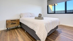 4 bedrooms, Internet, bed sheets