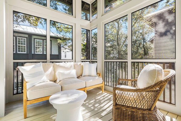 Televisio, DVD-soitin, videokirjasto