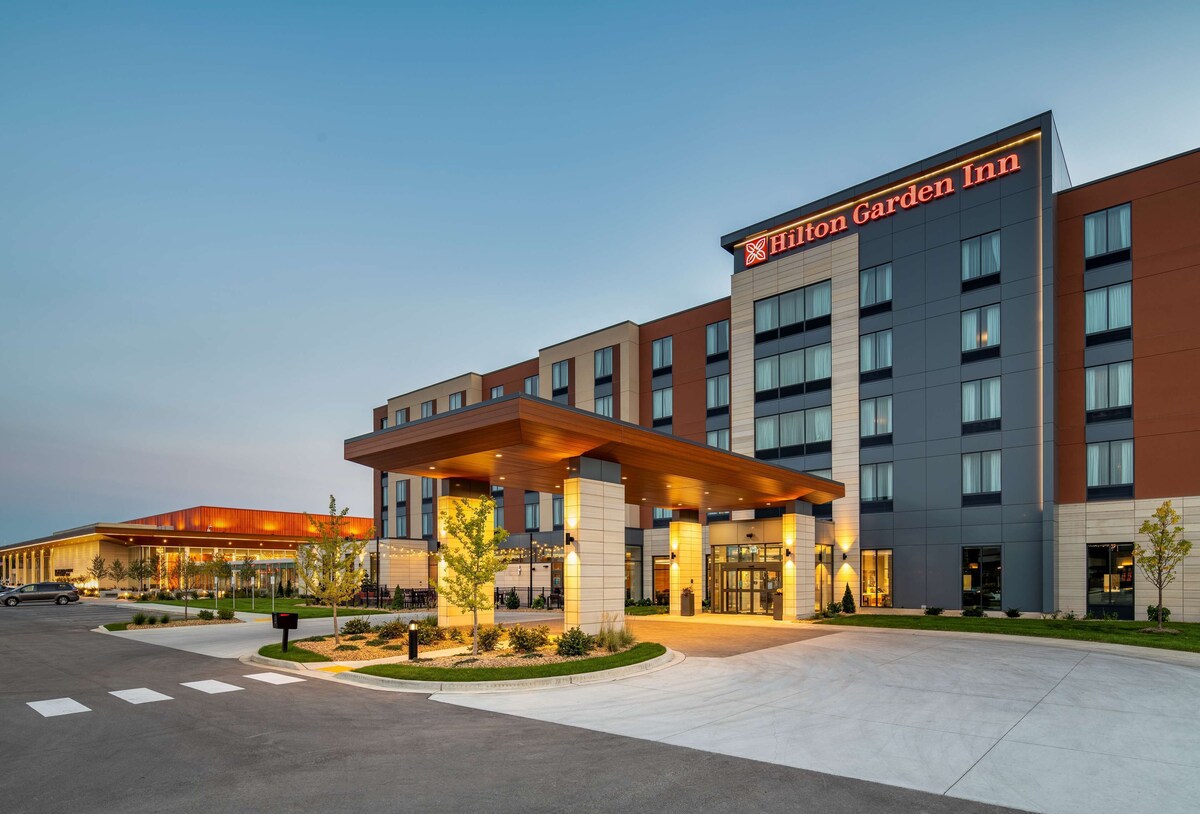 메노모니 폴즈 (WI) Hilton Garden Inn Milwaukee Brookfield Conference Center, WI 호텔 객실