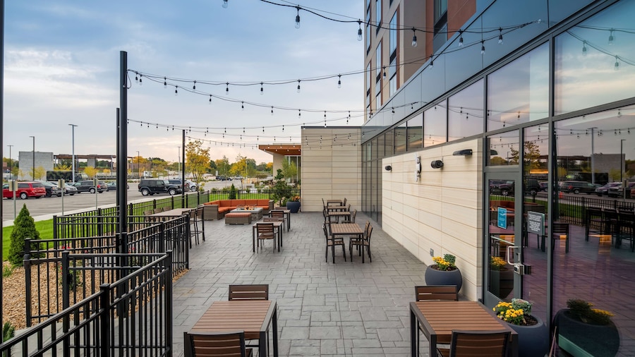 Hilton Garden Inn Milwaukee Brookfield Conference Center, WI