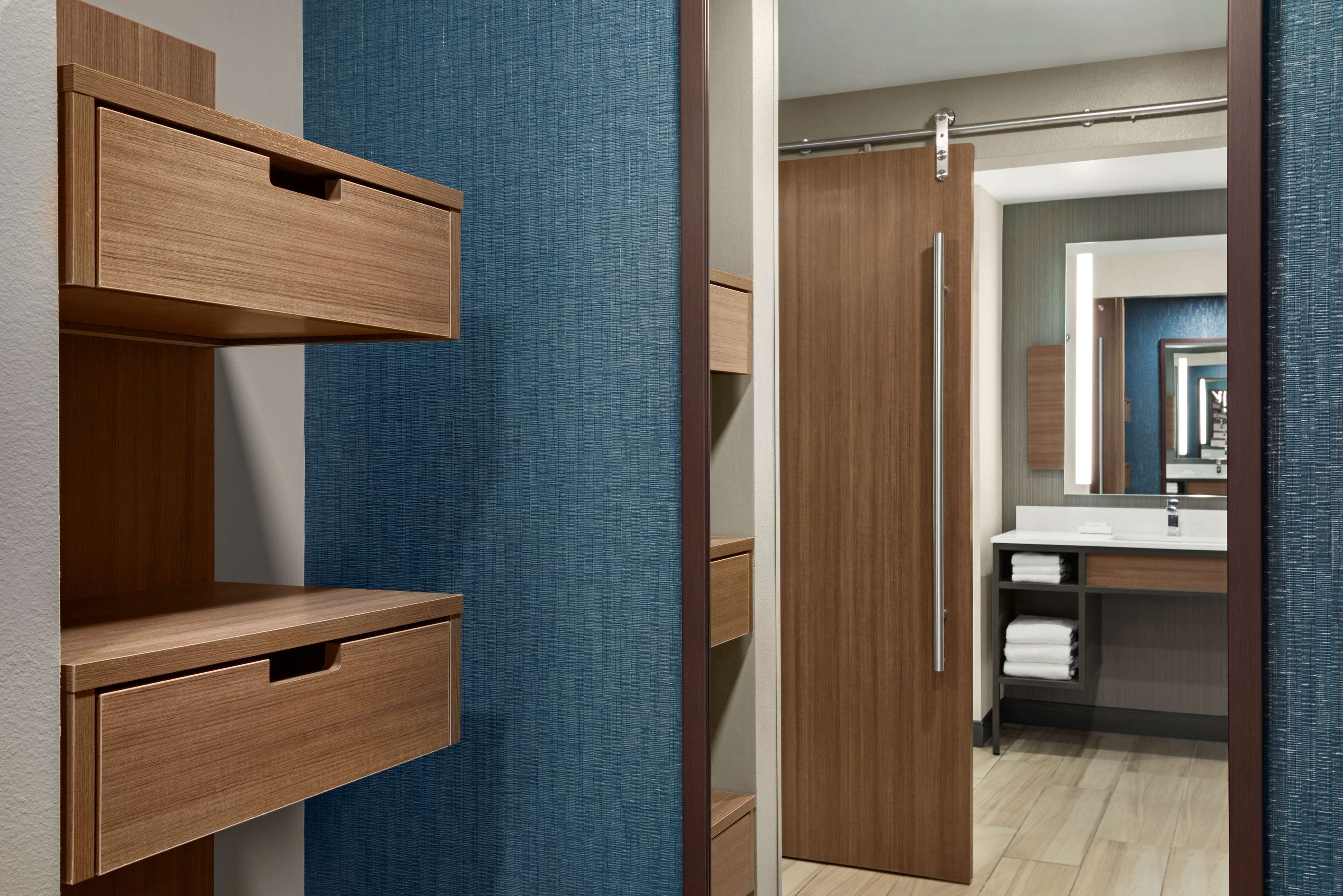 premium bedding, in-room safe, desk, laptop workspace