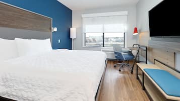 Room, 1 King Bed | Hypo-allergenic bedding, desk, laptop workspace, blackout drapes