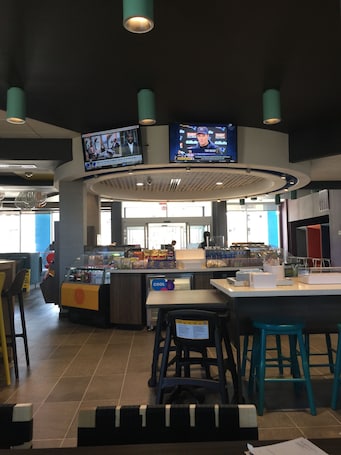 ๋งค์ผ ์ ๋ฝ์ ๋ฌด๋ฃ ์์นจ ์์ฌ ํฌํจ