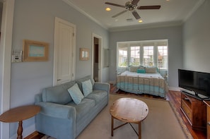 Iron/ironing board, WiFi, bed sheets - Moreland Carriage House - Close to Beach & Playground! Free Bikes/Fitness/Tennis (Rosemary Beach)