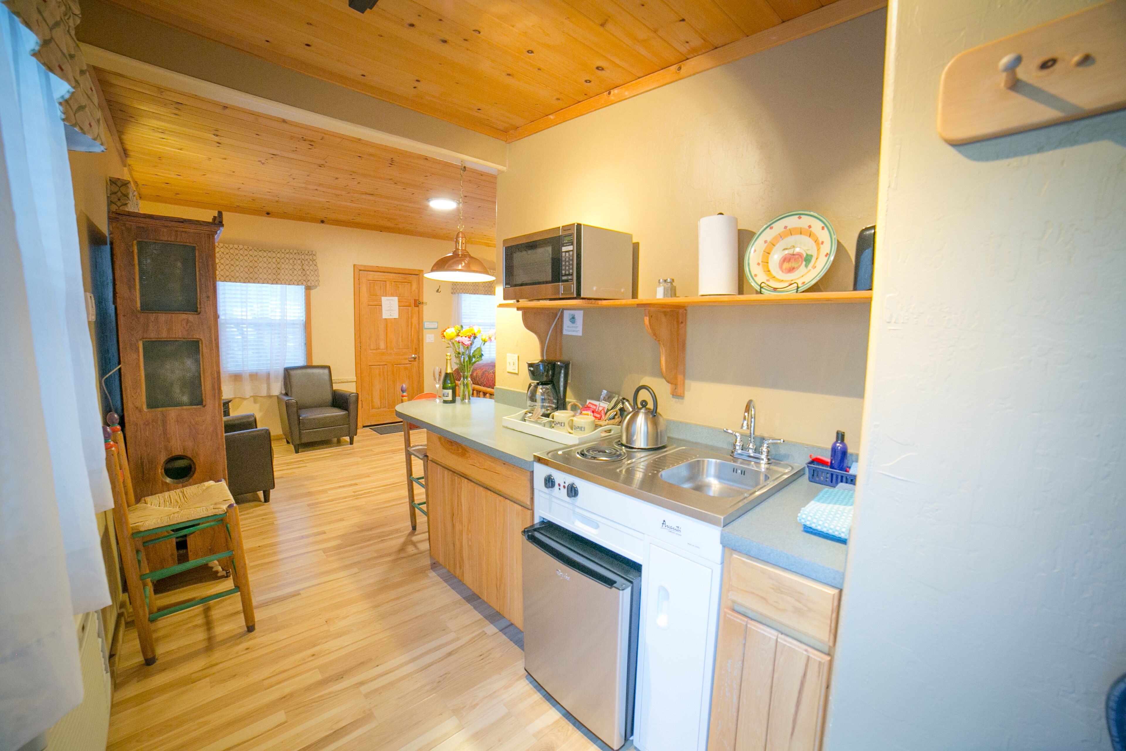 the cabin | private kitchenette | mini-fridge, microwave, coffee/tea maker