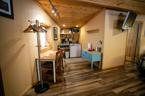 Climbing Suite | Private kitchenette | Mini-fridge, microwave, coffee/tea maker - Outside Inn (Nevada City)