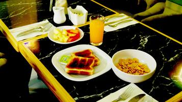 Free daily continental breakfast