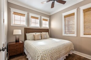 1 bedroom, iron/ironing board, WiFi, bed sheets - Mint Julep Carriage House - Close to Fitness & Tennis! Short walk to Town Center! (Rosemary Beach)