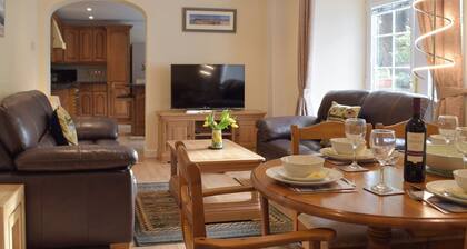 Victoria House - UK13380