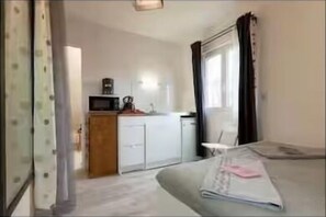 1 soverom, strykejern/-brett, reiseseng for barn og wi-fi (inkludert)