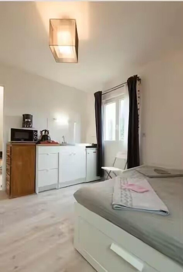 1 bedroom, iron/ironing board, travel crib, free WiFi