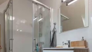 تجهيزات دش، مجففات شعر، مناشف، صابون