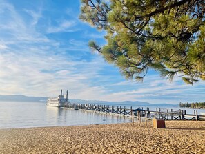 Beach nearby, sun loungers, beach towels - The Tahoe at Three Pines - 5 Min Walk to Lake! (Zephyr Cove)