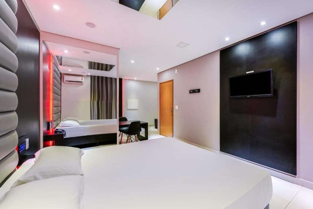 Frigobar, escrivaninha, Wi-Fi de cortesia, roupa de cama