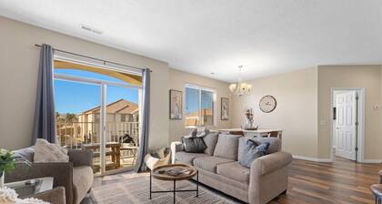 Newly Renovated Sparkling Springs by J and Amy BL990802