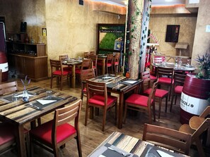 Se sirven desayunos, almuerzos, cenas y brunch
