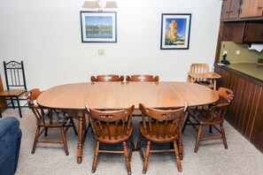 Private kitchen - Fawn Valley Inn: 228 (Estes Park)