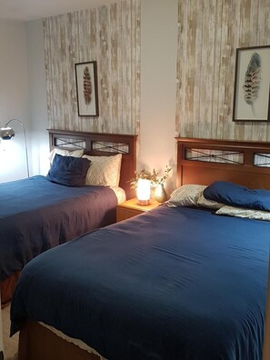 2 bedrooms, iron/ironing board, free WiFi, bed sheets