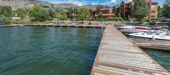 Lakeshore Villas! Ground floor Lakeview, 3 beds, Great for Families!