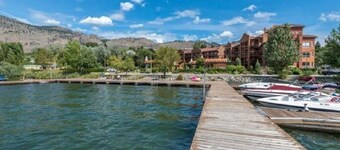 Lakeshore Villas! Ground floor Lakeview, 3 beds, Great for Families!