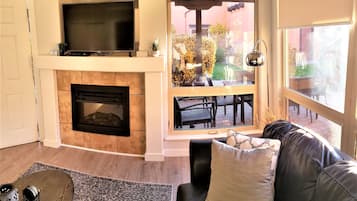 Smart TV y chimenea