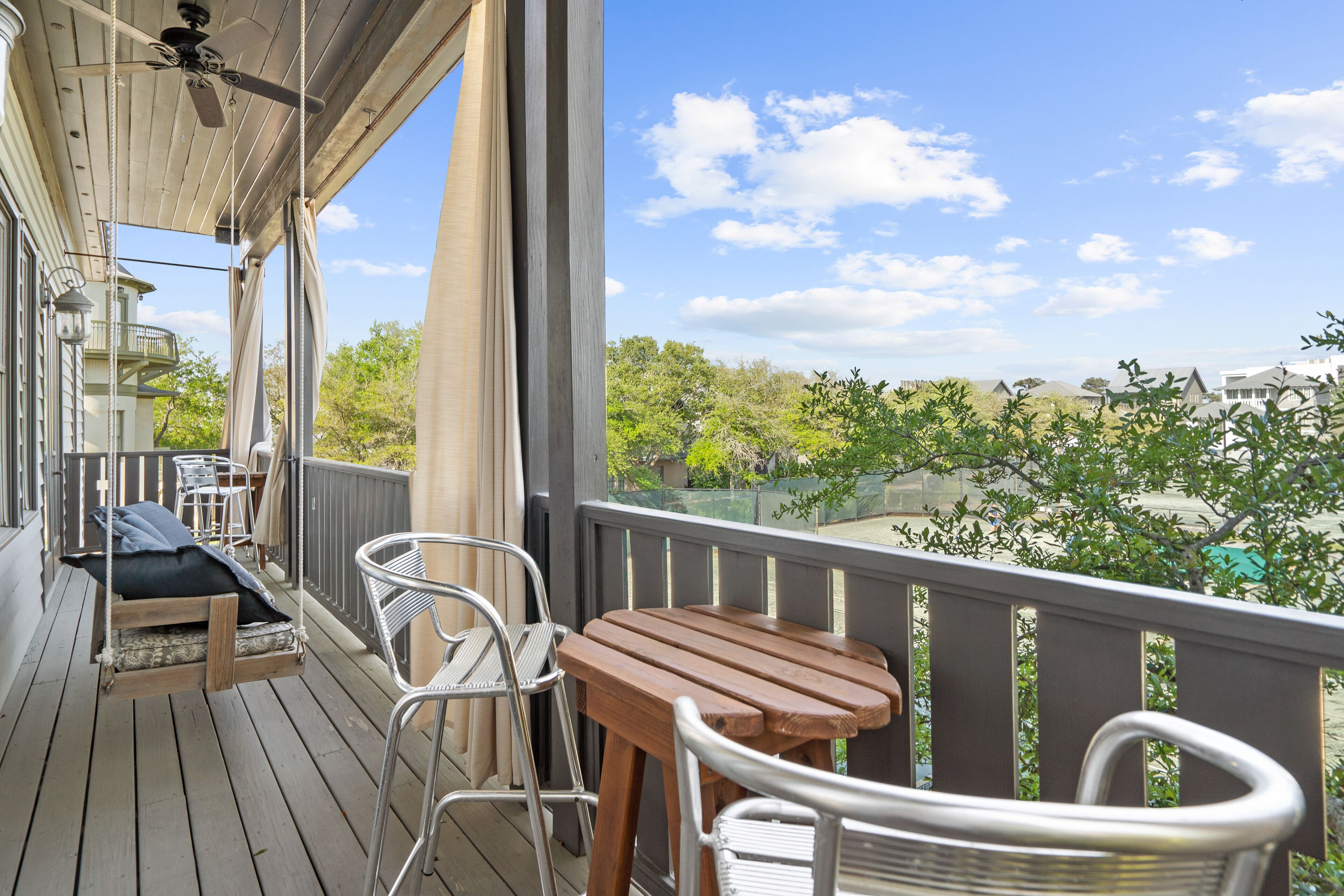 Turks & Caicos Cottage - Overlooks the Tennis Courts! Spacious Courtyard! Free Gym/Tennis