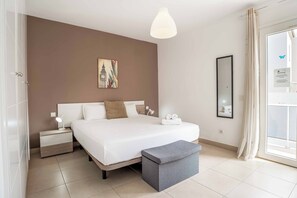 4 chambres, fer et planche à repasser, Wi-Fi, draps fournis