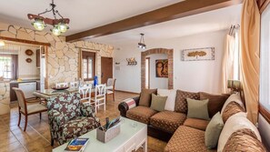 TV, fireplace, table tennis - Casa Los Marjales El Gastor by Ruralidays (Cádiz)