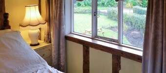 3 bedroom accommodation in Pulham Market, near Diss
