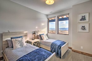 4 Schlafzimmer, Reisekinderbett, Internetzugang, Bettwäsche