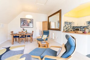 Smart TV, books - A charming period holiday home sleeping four guests, in a seaside village. (British Road)